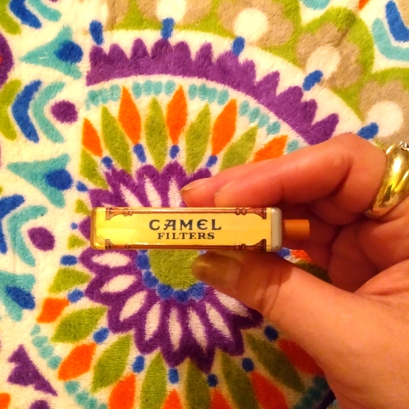 Antique Camel Lighter (nonworking) - Picture 4 of 11